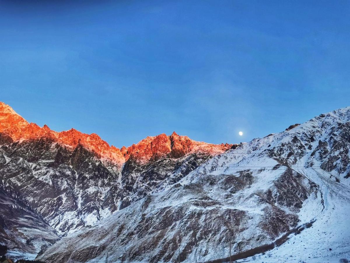 Hotel Diamond Kazbegi エクステリア 写真