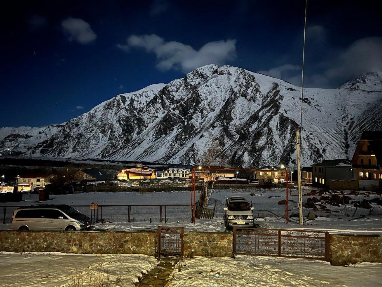 Hotel Diamond Kazbegi エクステリア 写真